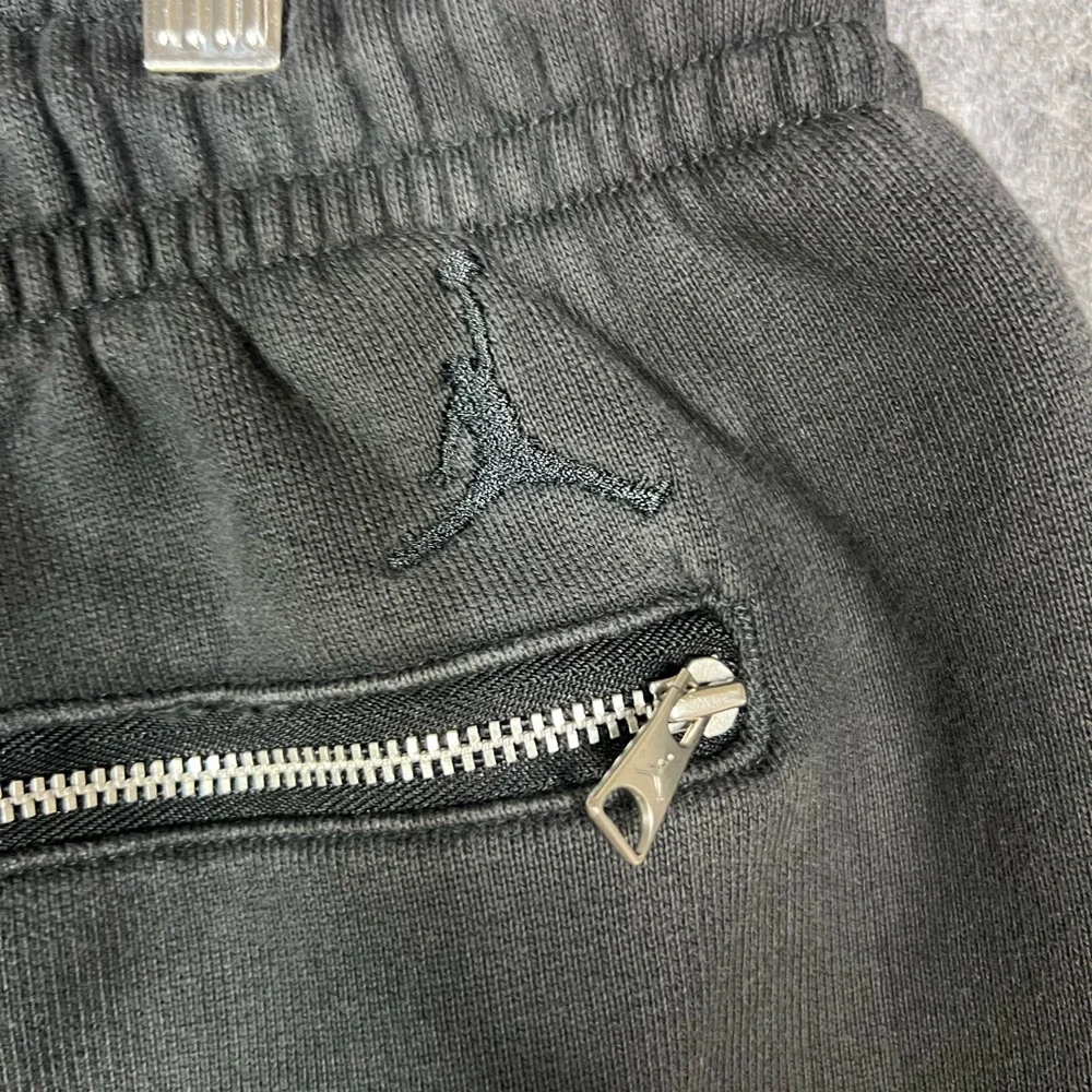 Vintage Jordan Men's Black Joggers with Houston Cougars Logo Size XL